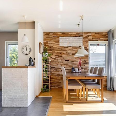 Ett mysigt gästrum&10 min Arlanda&Nära Slott Sigtuna Exteriör bild
