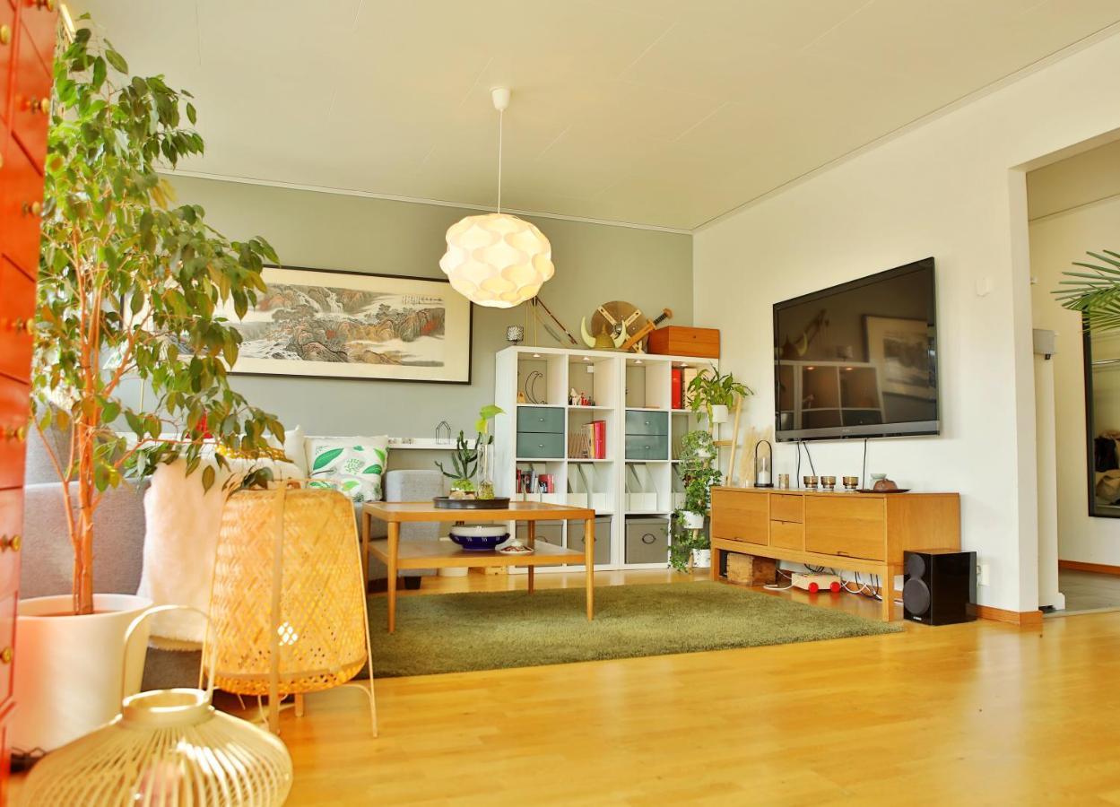 Ett mysigt gästrum&10 min Arlanda&Nära Slott Sigtuna Exteriör bild