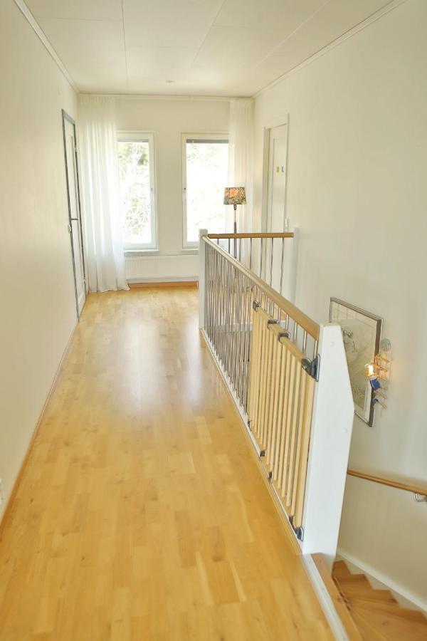 Ett mysigt gästrum&10 min Arlanda&Nära Slott Sigtuna Exteriör bild