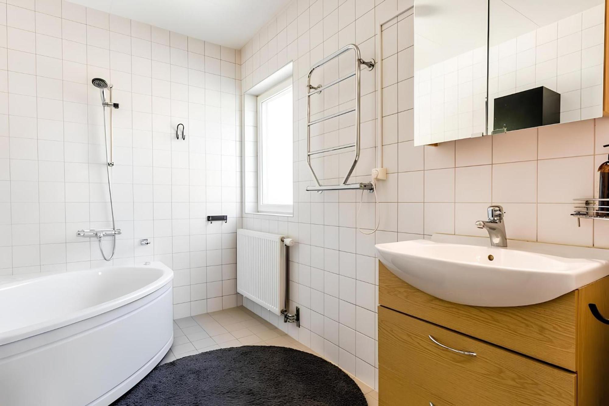 Ett mysigt gästrum&10 min Arlanda&Nära Slott Sigtuna Exteriör bild